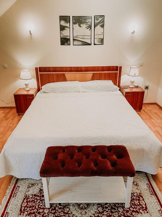 Cosy Bedroom For 2 With Balcony In A Family Villa Turnu Măgurele Exterior photo