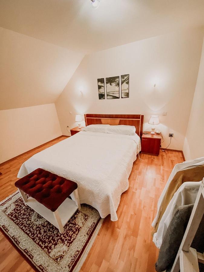 Cosy Bedroom For 2 With Balcony In A Family Villa Turnu Măgurele Exterior photo